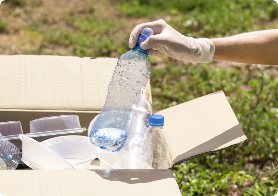 Consciente de son impact, la société agit pour réduire son empreinte écologique : planification optimisée des tournées pour limiter les déplacements, tri et valorisation des déchets, choix de produits respectueux de l'environnement, sensibilisation continue à la préservation des milieux naturels.