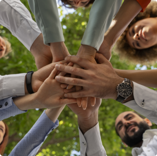 Notre démarche RSE s'articule autour de trois piliers: Éthique et gouvernance : transparence, respect des engagements, refus de la corruption. Parties prenantes : dialogue constant avec clients et partenaires, amélioration continue. Ancrage territorial : emploi local, circuits courts, coopération avec les acteurs régionaux. Cette politique est revue chaque année et intégrée dans notre stratégie globale. Chez H2O ALP, performance technique et responsabilité environnementale vont de pair.